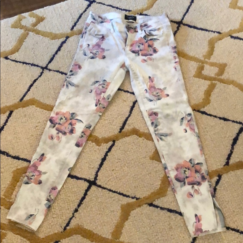 American Eagle, cropped jeans, ankle zip detail